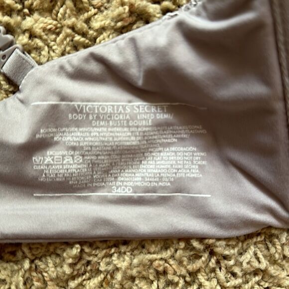 Victoria’s Secret | VS Body by Victoria Lined Long Line Demi Bra | 34DD - Picture 5 of 5